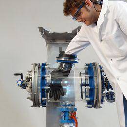 Article image of: Autoclave presents safe solutions at Laborama