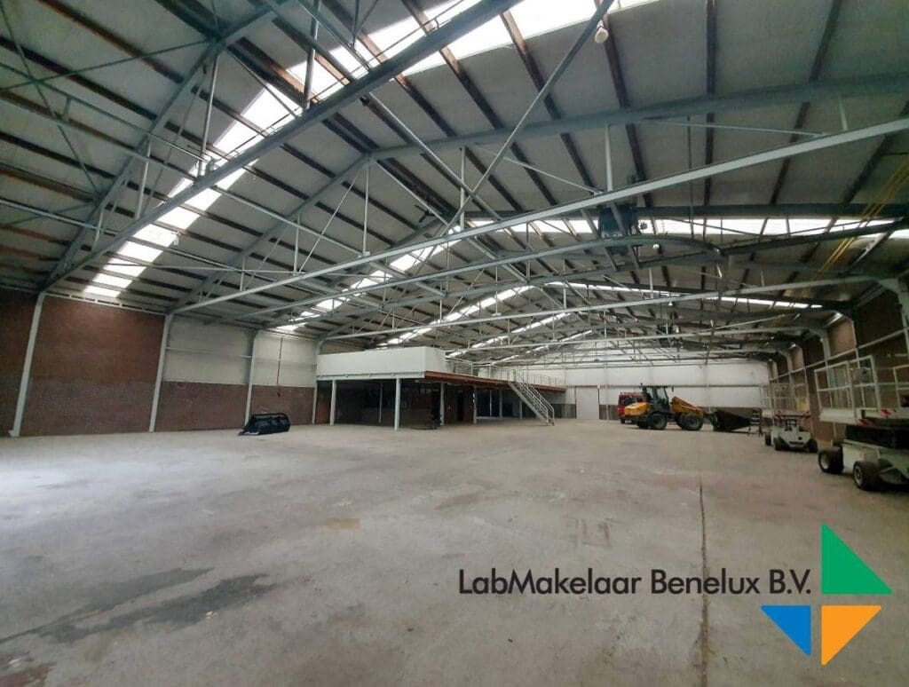 Article image of: LabMakelaar Benelux groeit uit haar jasje