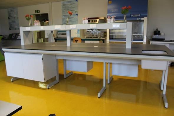 Article image of: S+B Laboratorium tafels bij LabMakelaar