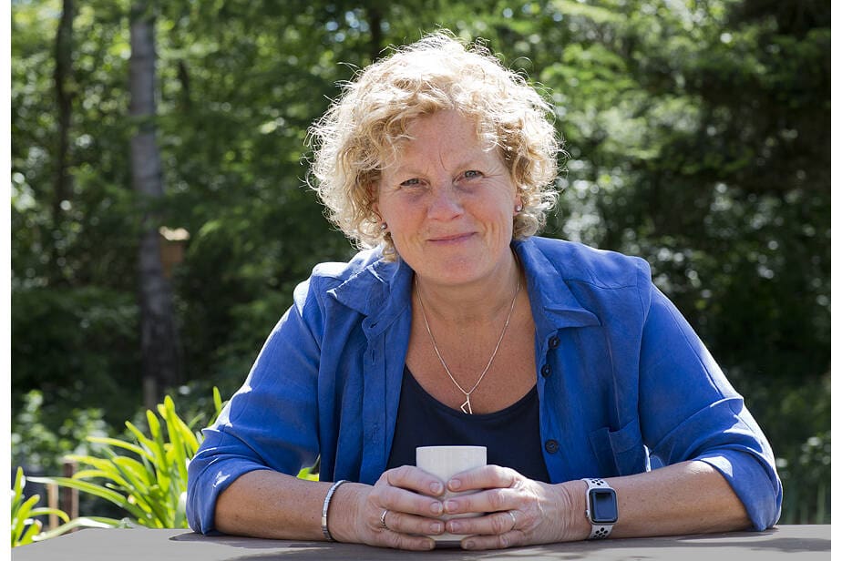 Article image of: Hoofd leeg, mondkapje af