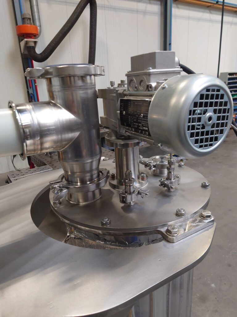 Article image of: Slimme batchdosering en eenvoudige toegang tot het reactorvat