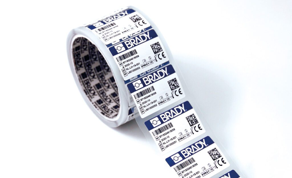 RFID-labels; dit slimme etiket combineert een klassiek label met een kleine chip en antenne