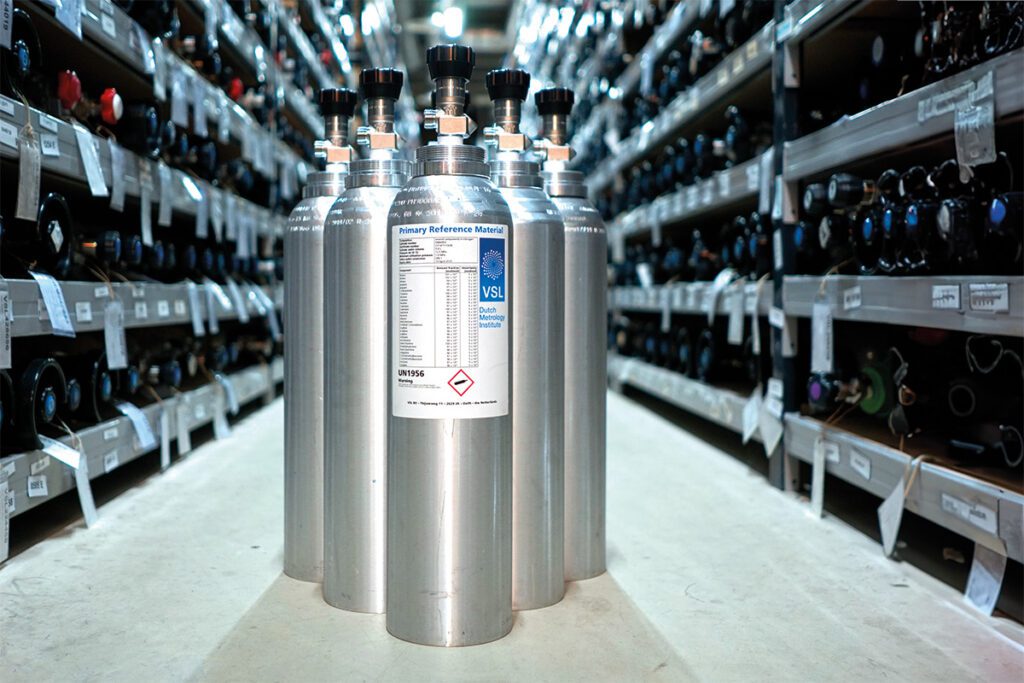 Opslag met diverse gasstandaarden onder gecontroleerde klimaatcondities