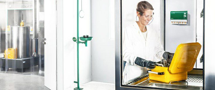 Article image of: Eerste hulp bij huidcontact met gevaarlijke stoffen