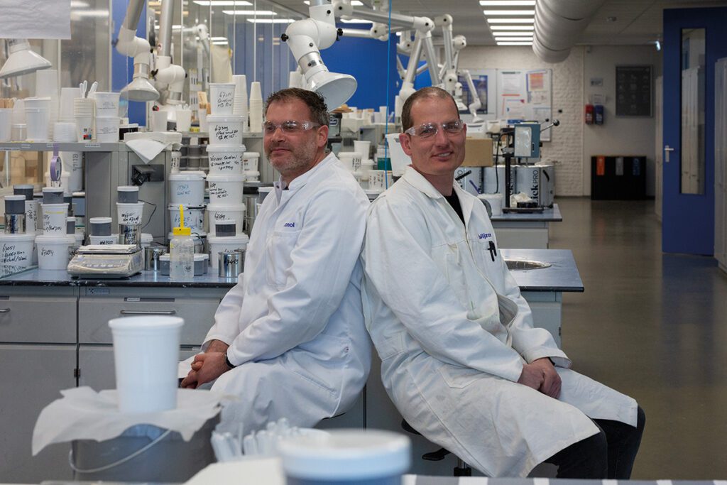 Rik Koelma, data-analist sustainability, en Edwin Hutten, teamleider R&D