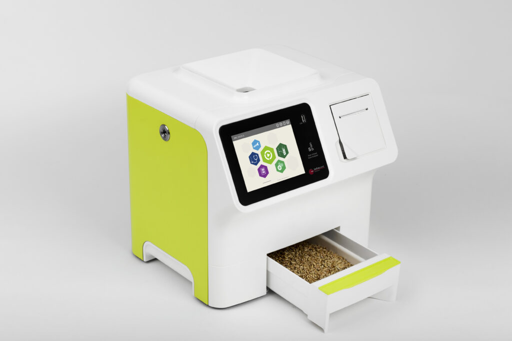 Article image of: Graankwaliteit meten tijdens het oogstseizoen: snelle NIR-analyse van o.a. vocht, eiwit en gluten