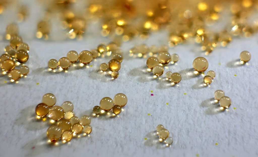 Microbeads of ion-exchange resin - ion-exchange polymer